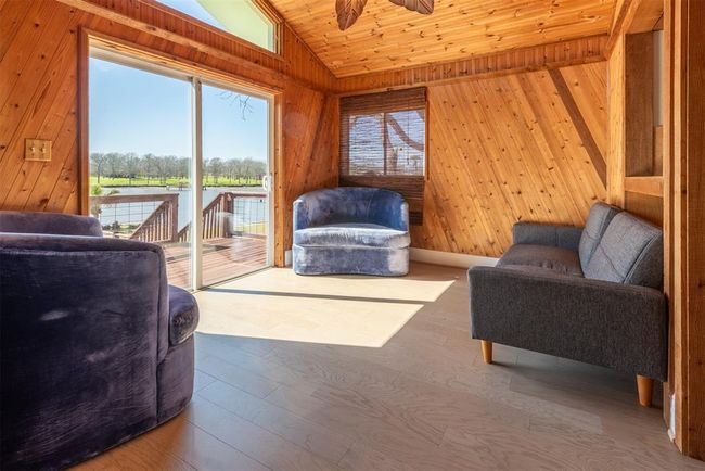 2nd floor den, lots of natural lighting, and access to balcony! | Image 16