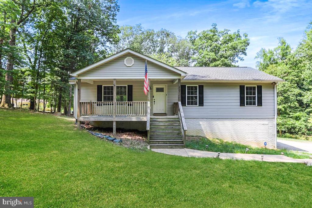 Rolling Ln, Harpers Ferry, WV 25425
