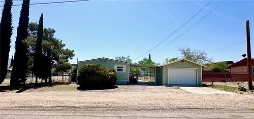 490 E Berk Ave, Kingman, AZ, 86409-3905 | Card Image