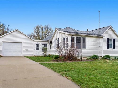 605 Pine St, Reinbeck, IA, 50669-1346 | Card Image