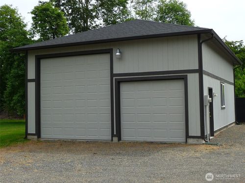 42730 266th Ave Se, Enumclaw, WA, 98022-7771 | Card Image