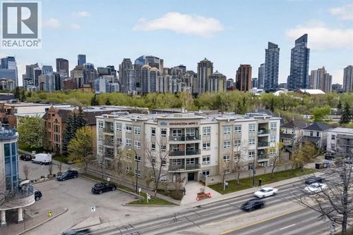 402-2 14 St Nw, Calgary, AB, T2N1Z4 | Card Image
