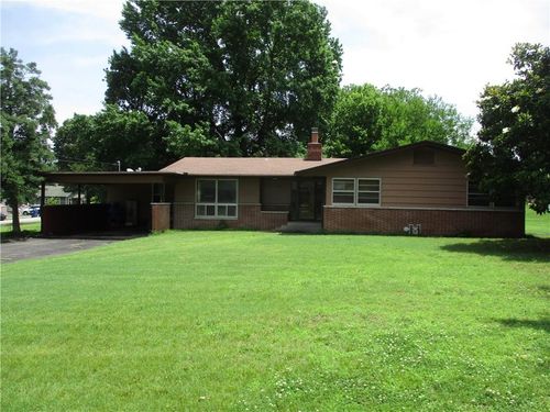 1816 Cherokee Ave, Baxter Springs, KS, 66713-2142 | Card Image