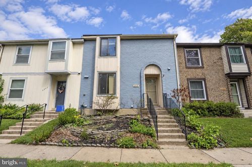 6049 Forrest Hollow Ln, SPRINGFIELD, VA, 22152-1431 | Card Image