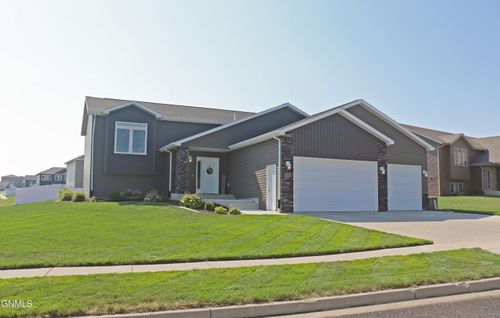 4837 Feldspar Dr, Bismarck, ND, 58503-6172 | Card Image