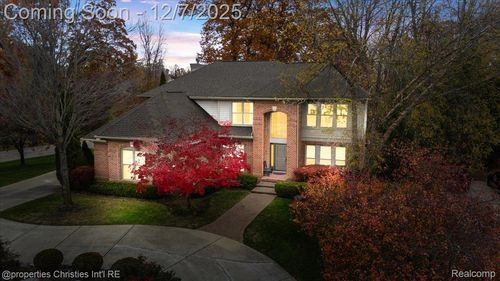 29202 Bradmoor Ct, Farmington Hills, MI, 48334-3261 | Card Image