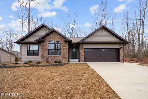 233 Albemarle Cir, Crossville, TN, 38558-8120 | Card Image