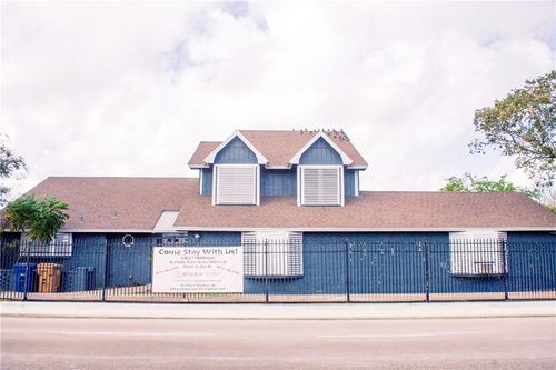 426 Rossiter St, Corpus Christi, TX, 78411-1819 | Card Image