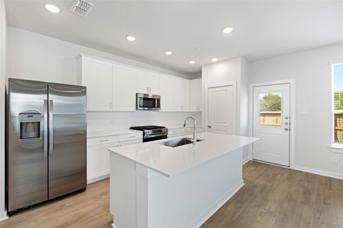 8112 Dartmoor Street, Pearland, TX, 77584 | Card Image