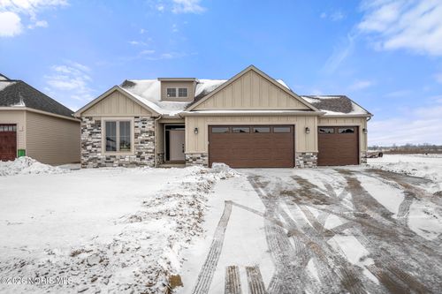 9233 Summer Song Ln, Sylvania, OH, 43560-8208 | Card Image