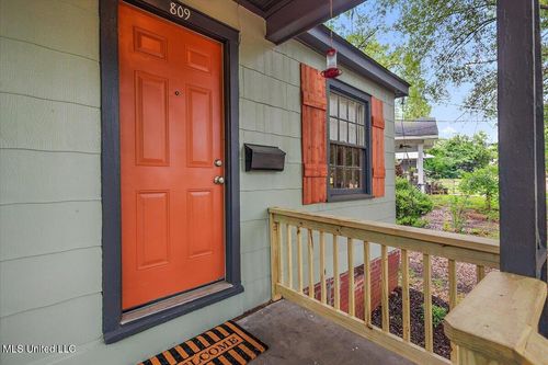 809 Riverview Dr, Jackson, MS, 39202-4113 | Card Image