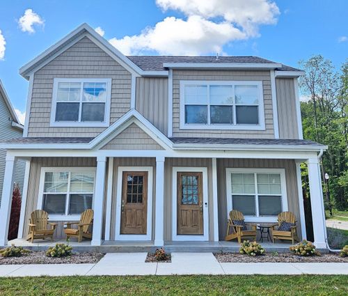 311 Vista Green Dr, Holland, MI, 49423-7158 | Card Image