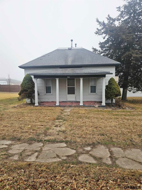902 N Saunders Avenue, Sutton, NE, 68979 | Card Image