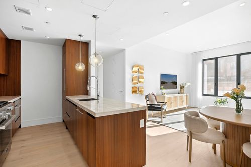 4c-244 E 52nd St, New York, NY, 10022-6354 | Card Image
