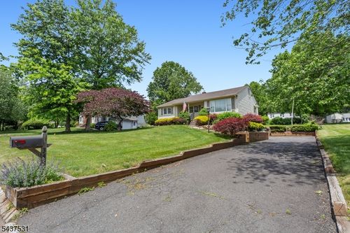 34 Cross Rd, Basking Ridge, NJ, 07920-1501 | Card Image
