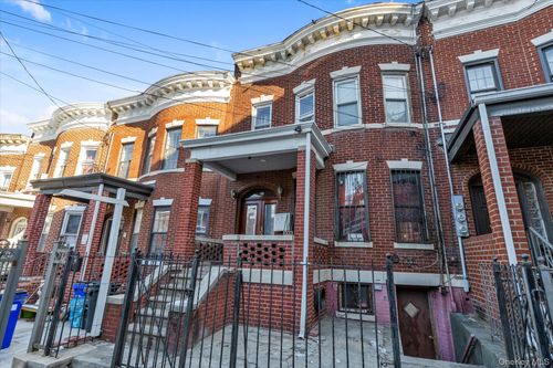 21 Charlotte St, Ridgewood, NY, 11385-1036 | Card Image