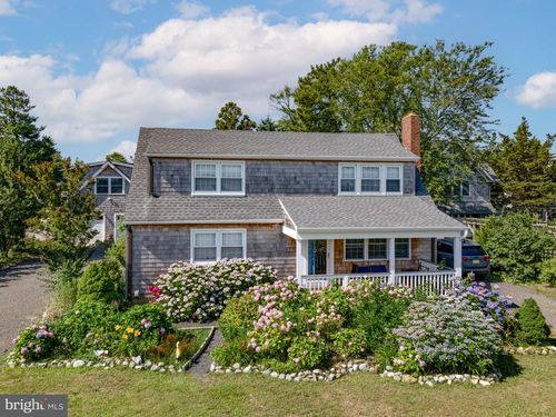 6 W 11th St, BARNEGAT LIGHT, NJ, 08006-1442 | Card Image