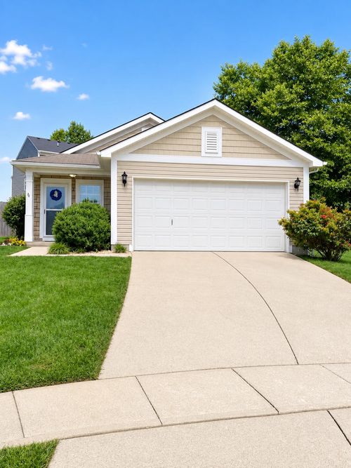 1329 Harrington Ct, Lexington, KY, 40511-8983 | Card Image