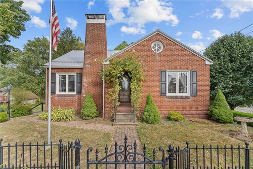 135 State St, Saxonburg, PA, 16056-9526 | Card Image