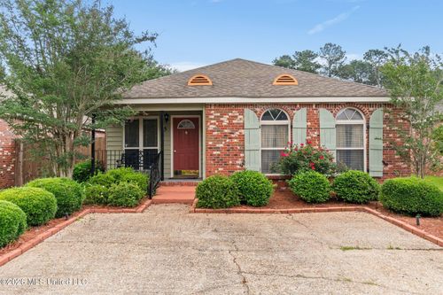 5 Bridgefield Cir, Hattiesburg, MS, 39402-8691 | Card Image