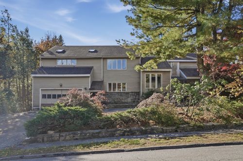 29 Whisper Drive, Worcester, MA, 01609 | Card Image