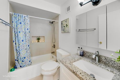 unit-16n-40 N Tower Rd, Oak Brook, IL, 60523-1145 | Card Image