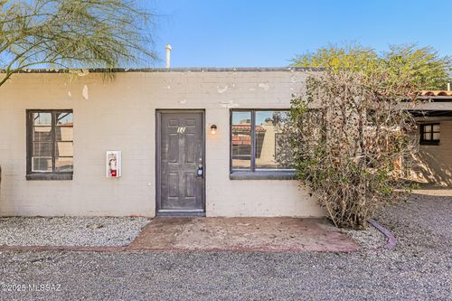 12-302 W Flores Street, Tucson, AZ, 85705 | Card Image