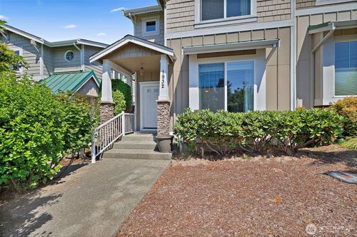 1932 S 240th St, Des Moines, WA, 98198-8631 | Card Image
