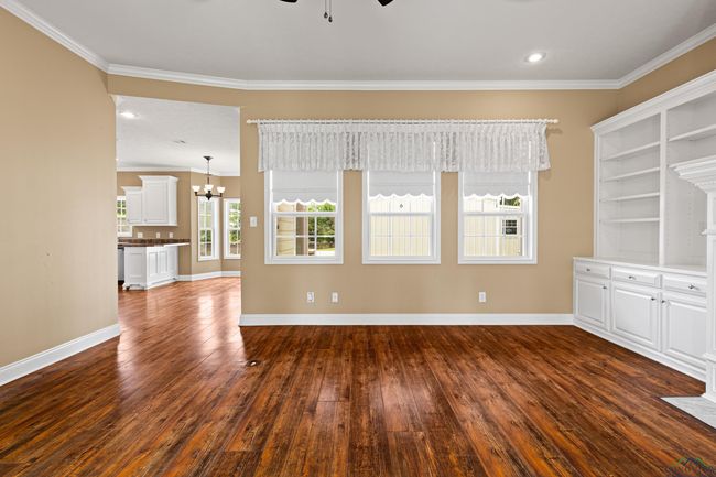 411 W Austin St, House other with 3 bedrooms, 2 bathrooms and null parking in Jefferson TX | Image 6