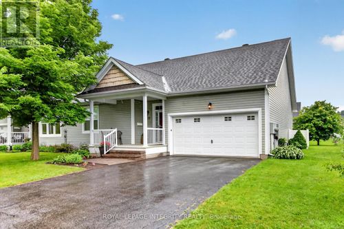 626 Country Trail Pvt, Carlsbad Springs, ON, K0A1K0 | Card Image