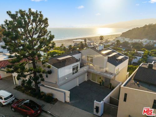 143 Ocean Avenue Ext, Santa Monica, CA, 90402-1211 | Card Image