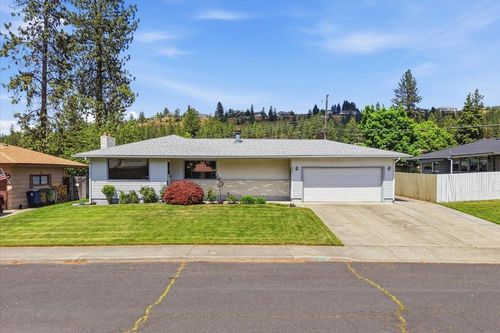 3314 W Beacon Ave, Spokane, WA, 99208-4606 | Card Image