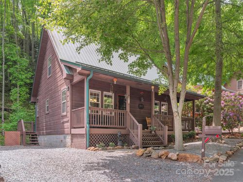 41 Trapper Ln, Waynesville, NC, 28785-7215 | Card Image