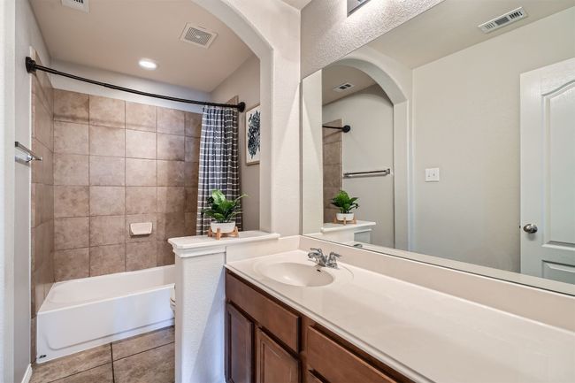 811 Clear Springs Holw, House other with 4 bedrooms, 3 bathrooms and null parking in Buda TX | Image 16
