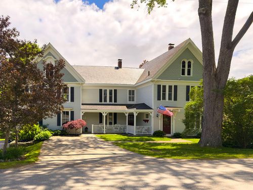 18 Trim St, Camden, ME, 04843-1626 | Card Image