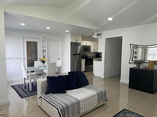 6112-15560 Sw 104th Ter, Miami, FL, 33196-3532 | Card Image