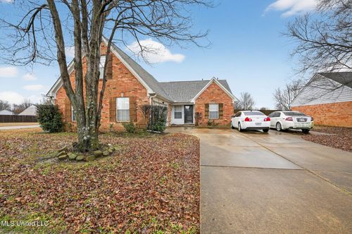 1891 Central Trails Dr, Southaven, MS, 38671-6353 | Card Image