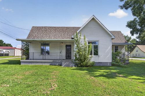 117 E Summit Ave, Seymour, MO, 65746-8663 | Card Image