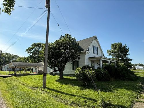 208 N Charles St, Beecher City, IL, 62414-1146 | Card Image