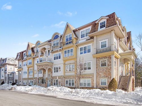 unit-201-9 Elm St, Spring Valley, NY, 10977-8328 | Card Image