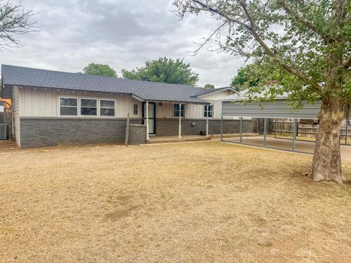 601 Ne 3rd Place, Earth, TX, 79031 | Card Image