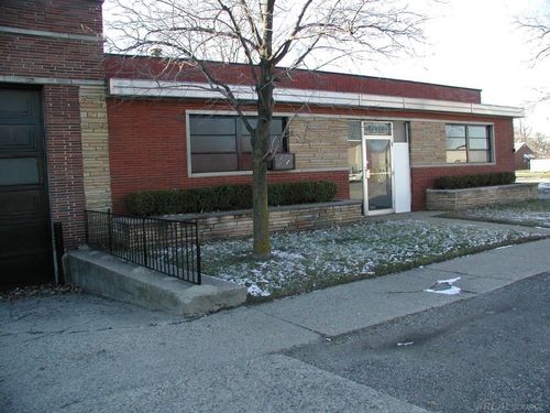 21919 Schoenherr Rd, Warren, MI, 48089-5034 | Card Image