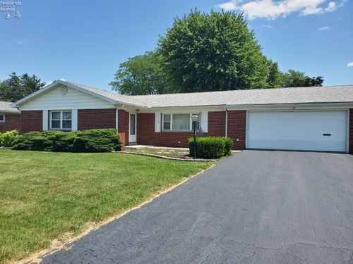 54 Pinewood Dr, Tiffin, OH, 44883-1946 | Card Image