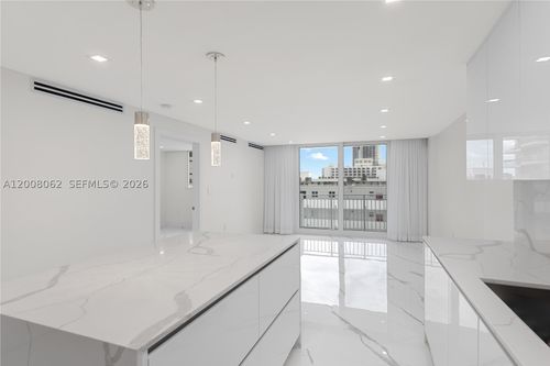 708-345 Ocean Dr, Miami Beach, FL, 33139-6917 | Card Image