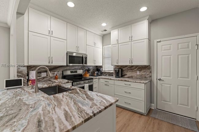 Kitchen | Image 11