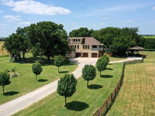 161 County Road 375, Jarrell, TX, 76537-1667 | Card Image