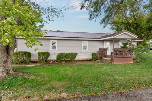 9440 Morrison St, Forest, IN, 46039-9567 | Card Image