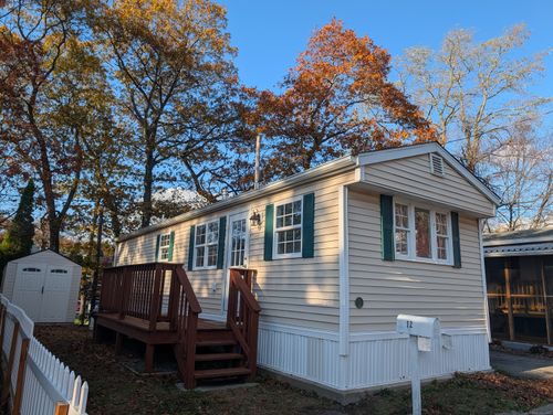 12 Horseshoe Dr, Shelton, CT, 06484-4726 | Card Image