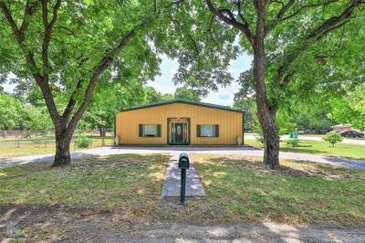 202 Archer Street, House other with 2 bedrooms, 2 bathrooms and null parking in Clyde TX | Image 2