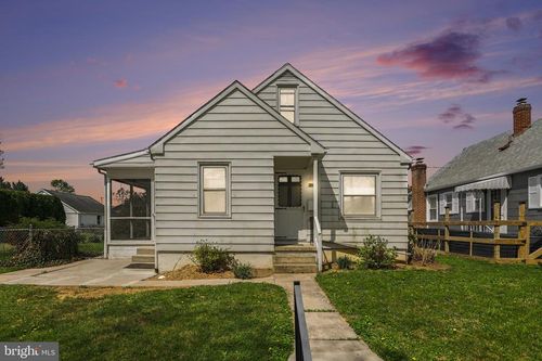 932 E Walnut St, HANOVER, PA, 17331-1523 | Card Image